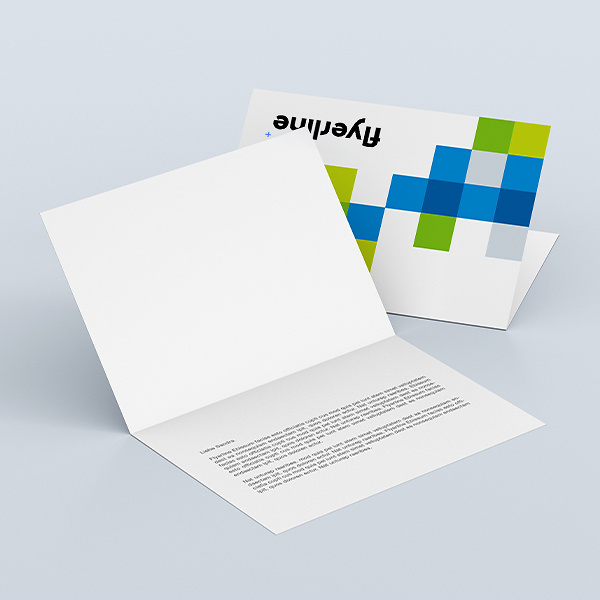 Cartes de vœux 4 pages avec extérieur imprimé en couleur et intérieur ouvert avec texte