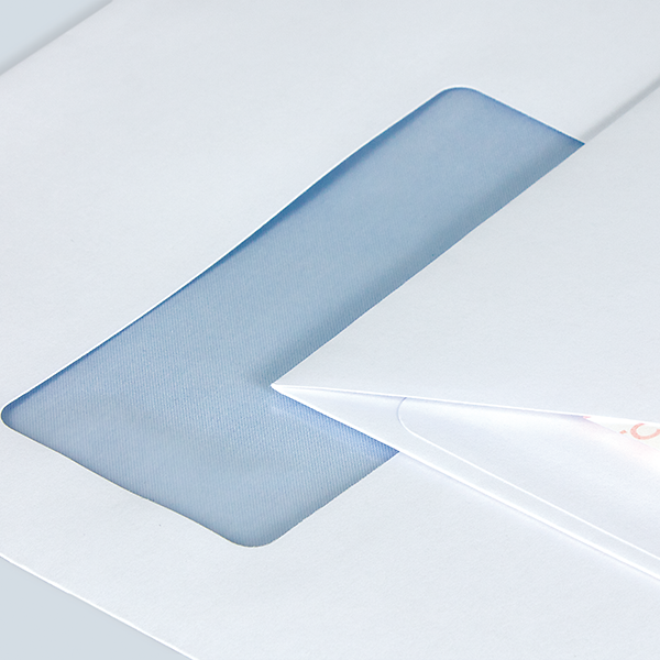 Detail des Adressfensters eines weissen C4-Kuverts